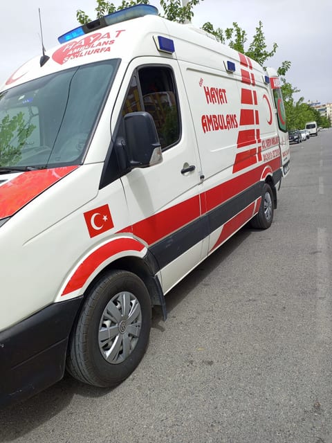 Hayat Ambulans Şanlıurfa acil yardım ambulansı yakın çekim